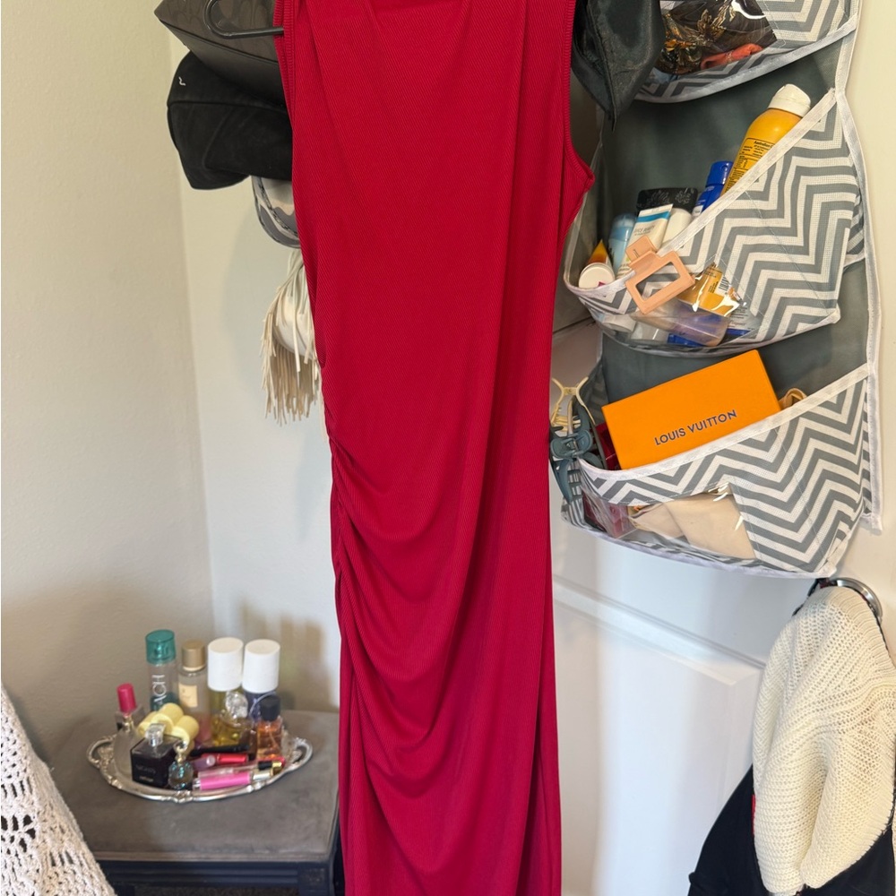 Elegant Red Sleeveless Dress